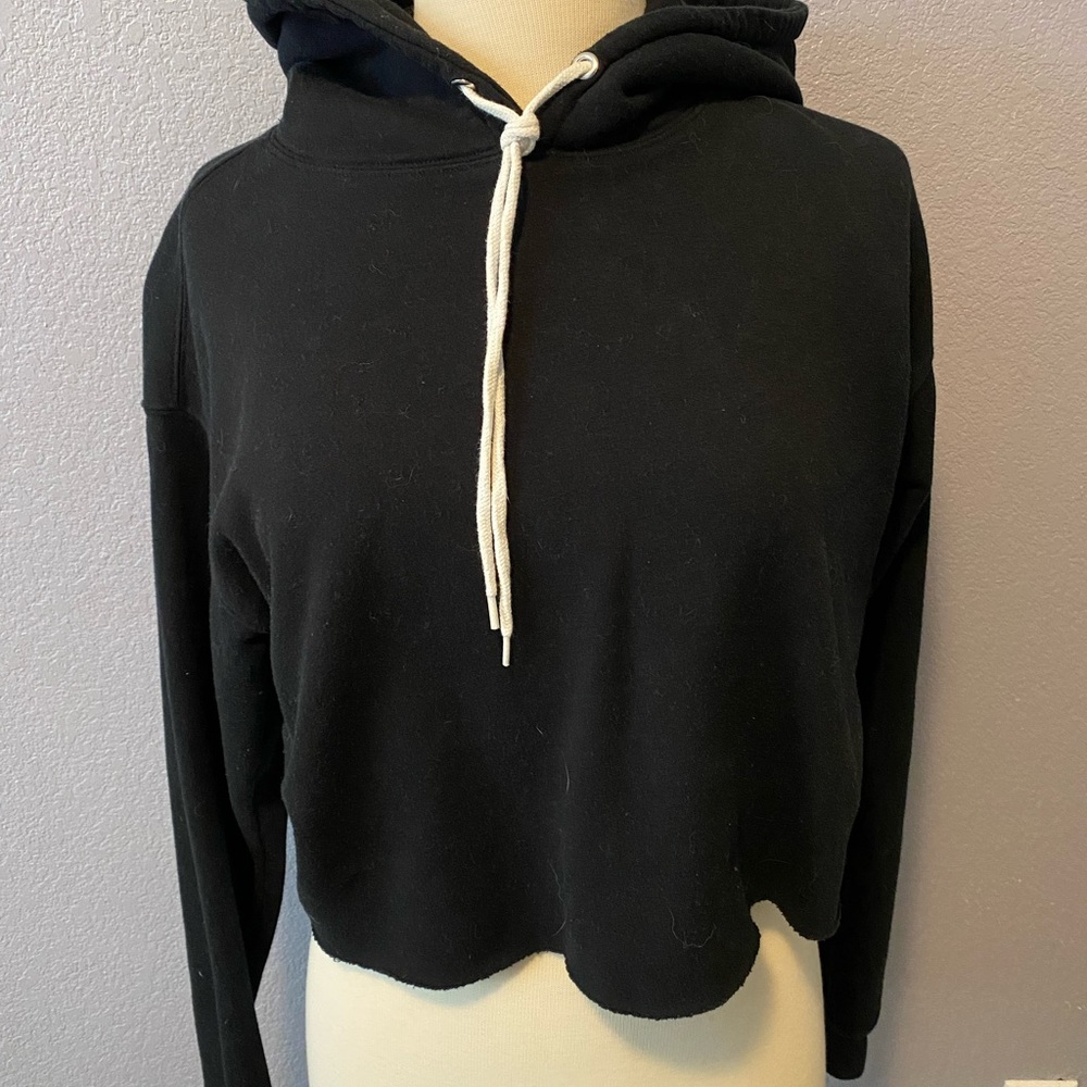 Wild Fable Black Cropped Sweatshirt Size M